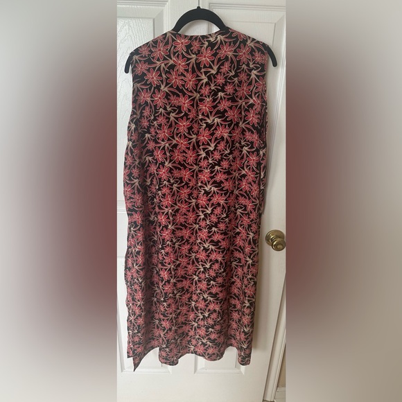 NWT LULAROE Joy Duster Vest In Black and Red Floral - Size Large - Picture 2 of 7